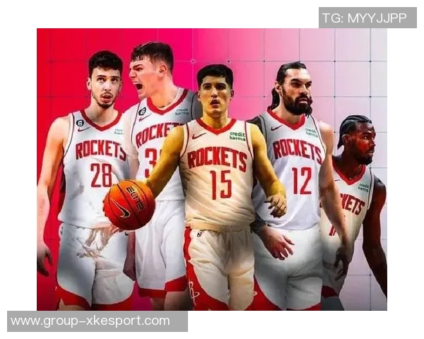 火箭队训练气氛愉快亚当斯谢泼德申京笑容满面展现团队精神