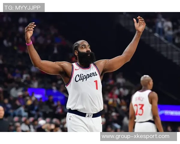 哈登晒世界杯用球合照引发中文译名三重浪热潮