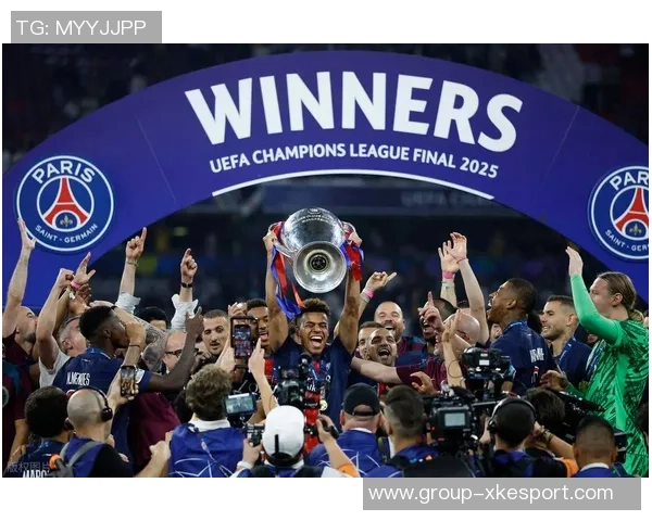 恩里克首次见证连续扑出四个点球巴黎喜获新奖杯庆祝时刻 恩里克首次见证连续扑出四个点球巴黎喜获新奖杯庆祝时刻