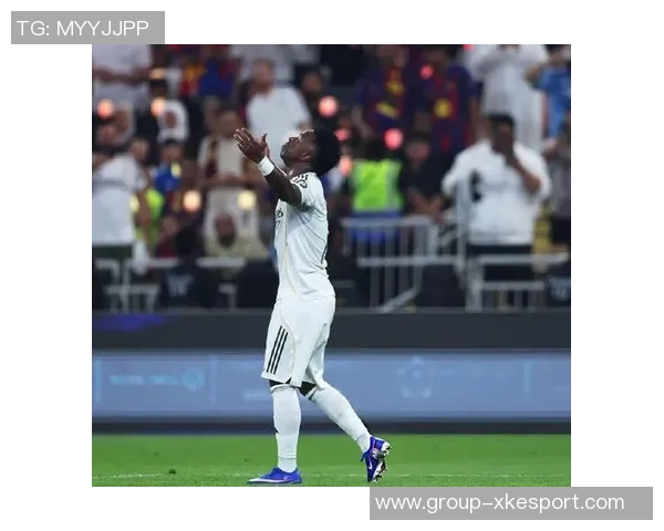 穆尼奥斯回应巴黎转会传闻称为巴萨巴黎皇马曼联效力是梦想